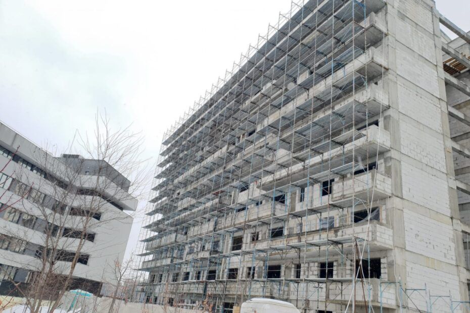 Bloc 14 etaje – Brașov · Contrascom Bența